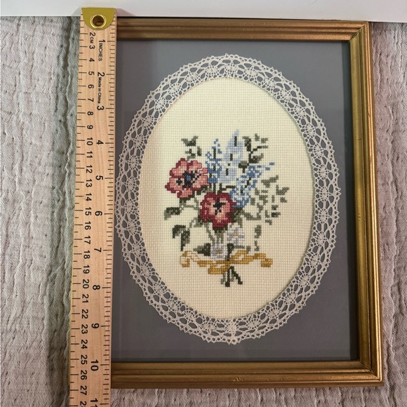 Pair of Floral Needlepoint Wall Art in Gold Frames - Picture 9 of 13